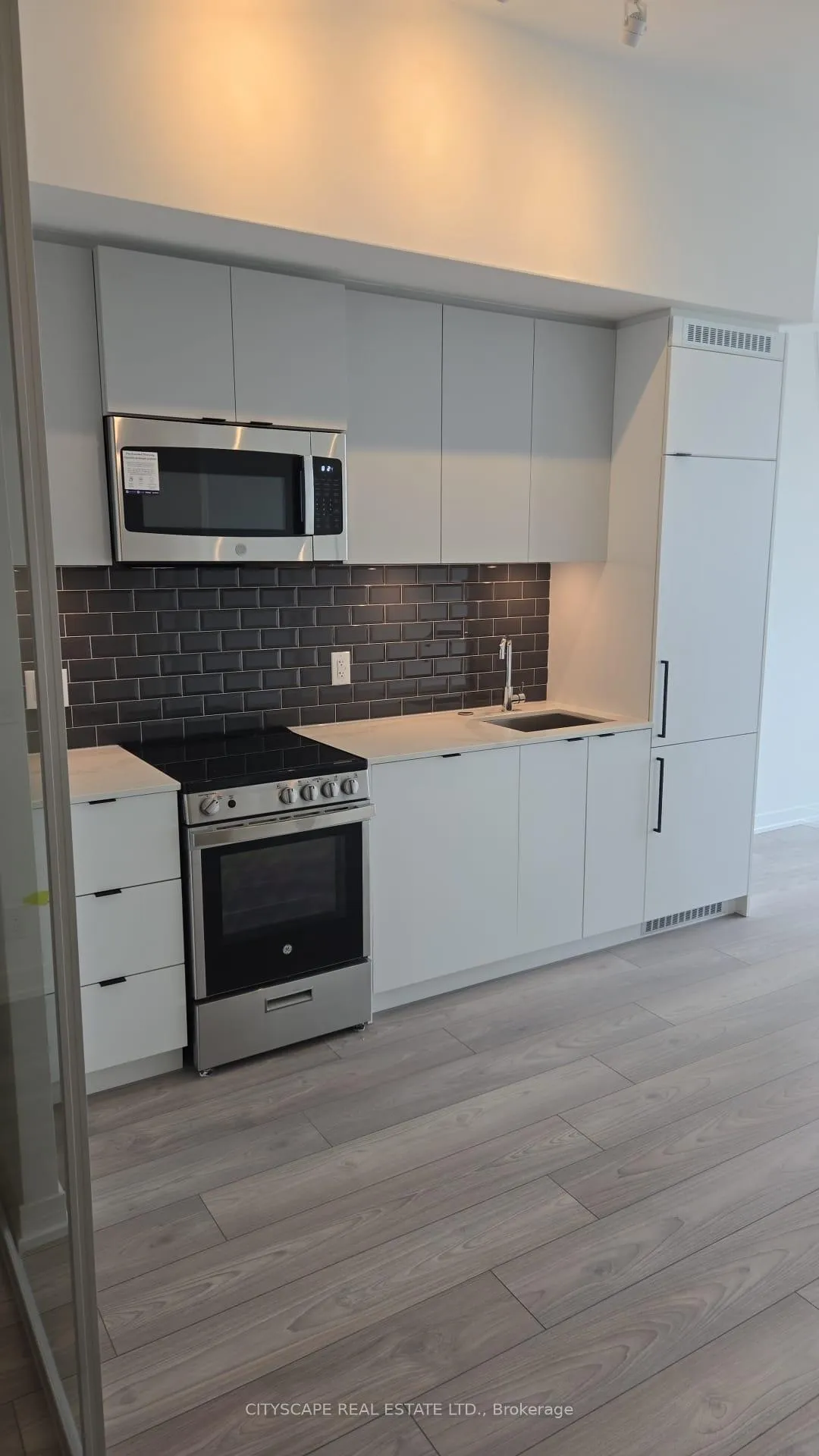 Photo 3 of Unit 1113, 285 Dufferin Street E, Toronto, South Parkdale — HOMEH