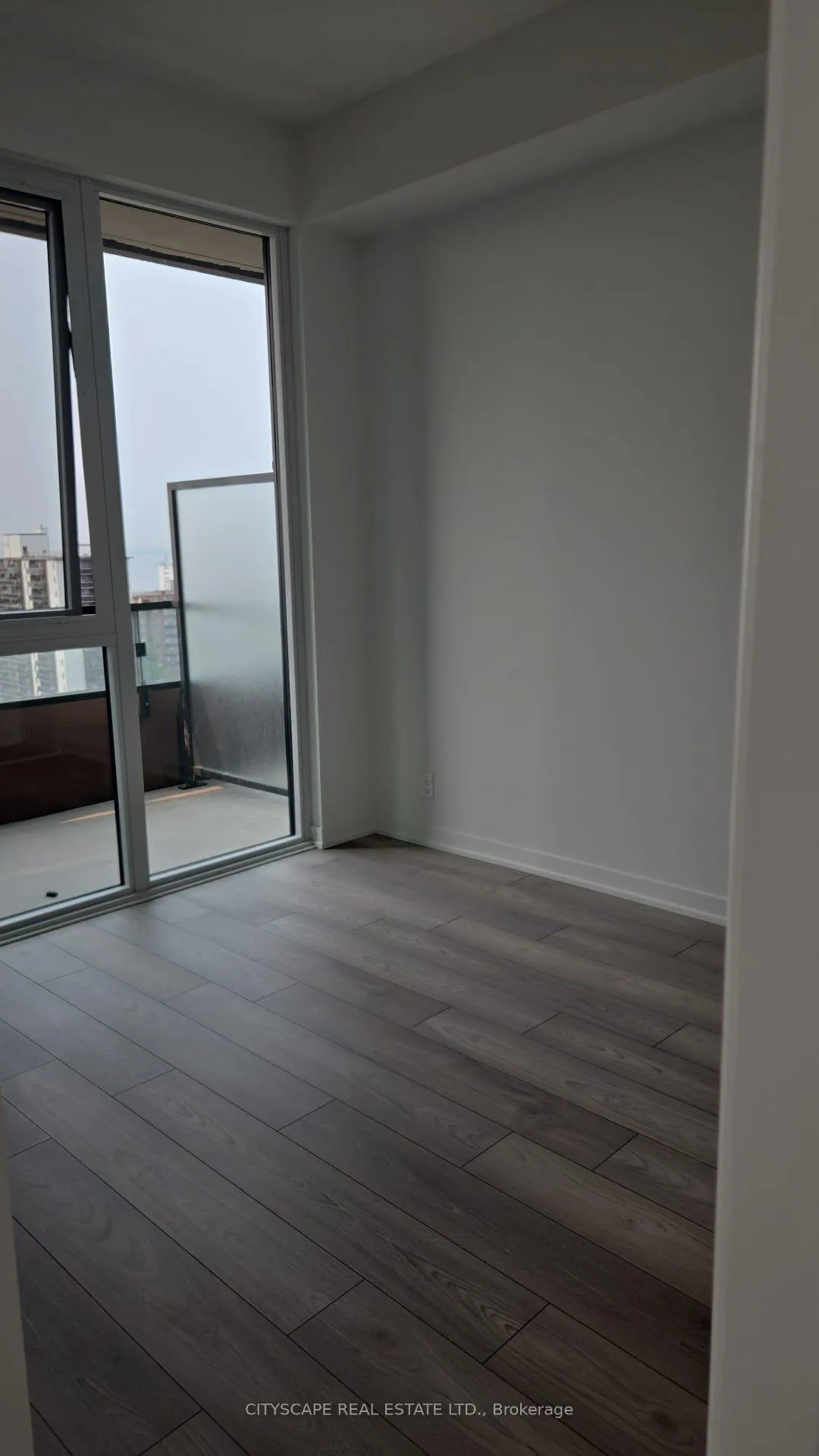 Photo 4 of Unit 1113, 285 Dufferin Street E, Toronto, South Parkdale — HOMEH