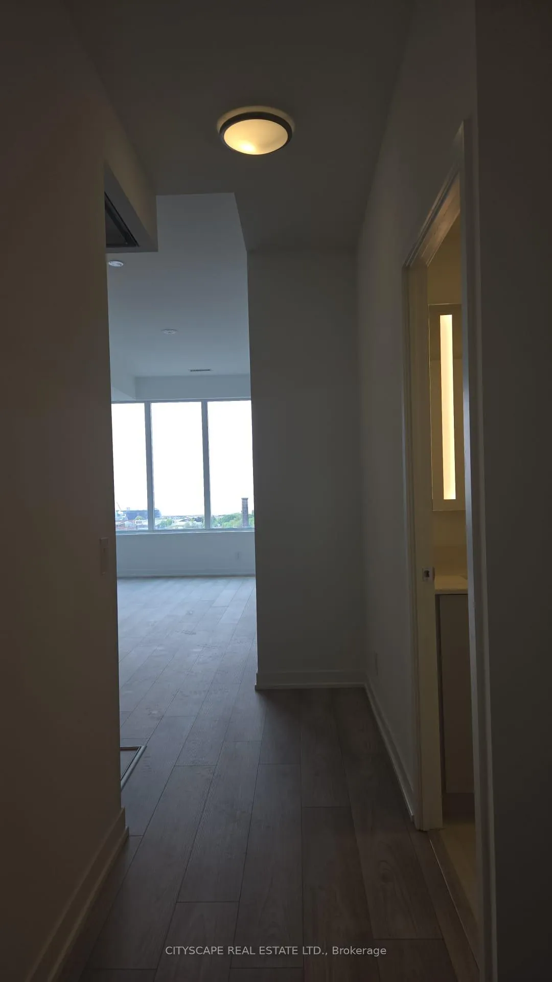 Photo 5 of Unit 1113, 285 Dufferin Street E, Toronto, South Parkdale — HOMEH