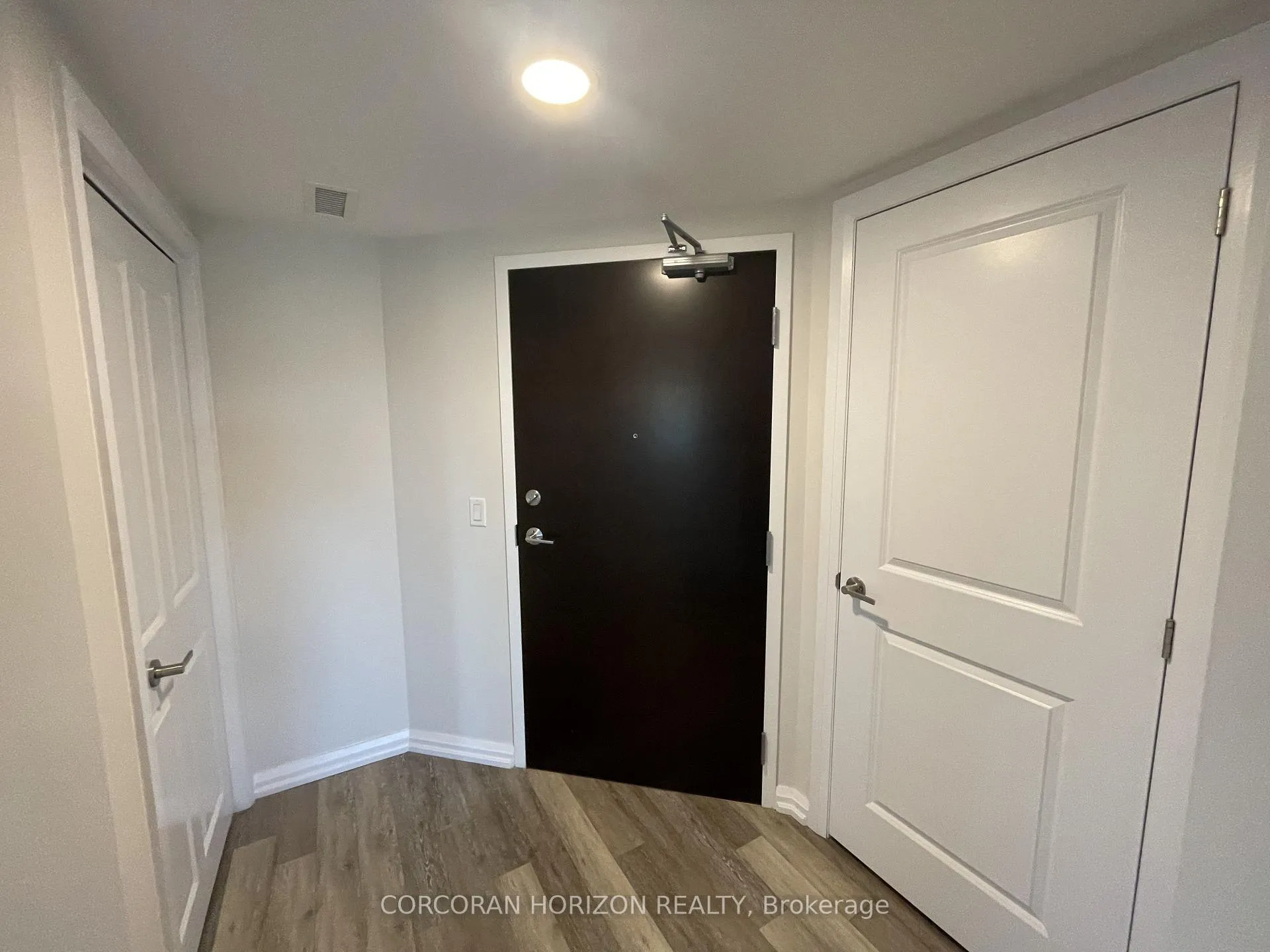 Photo 4 of Unit 602, 778 Laurelwood Drive, Waterloo — HOMEH