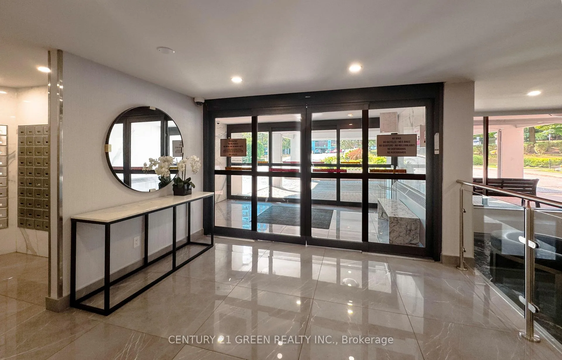 Photo 7 of Unit PH 3, 10 Edgecliff Golfway, Toronto, Flemingdon Park — HOMEH