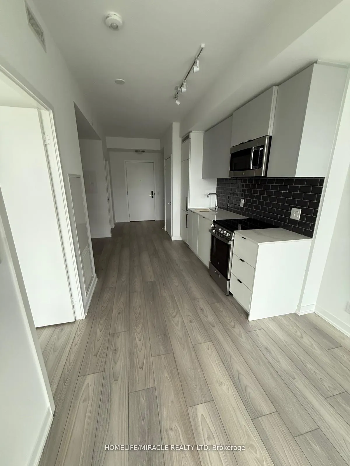 Photo 2 of Unit 808, 285 Dufferin Street, Toronto, South Parkdale — HOMEH