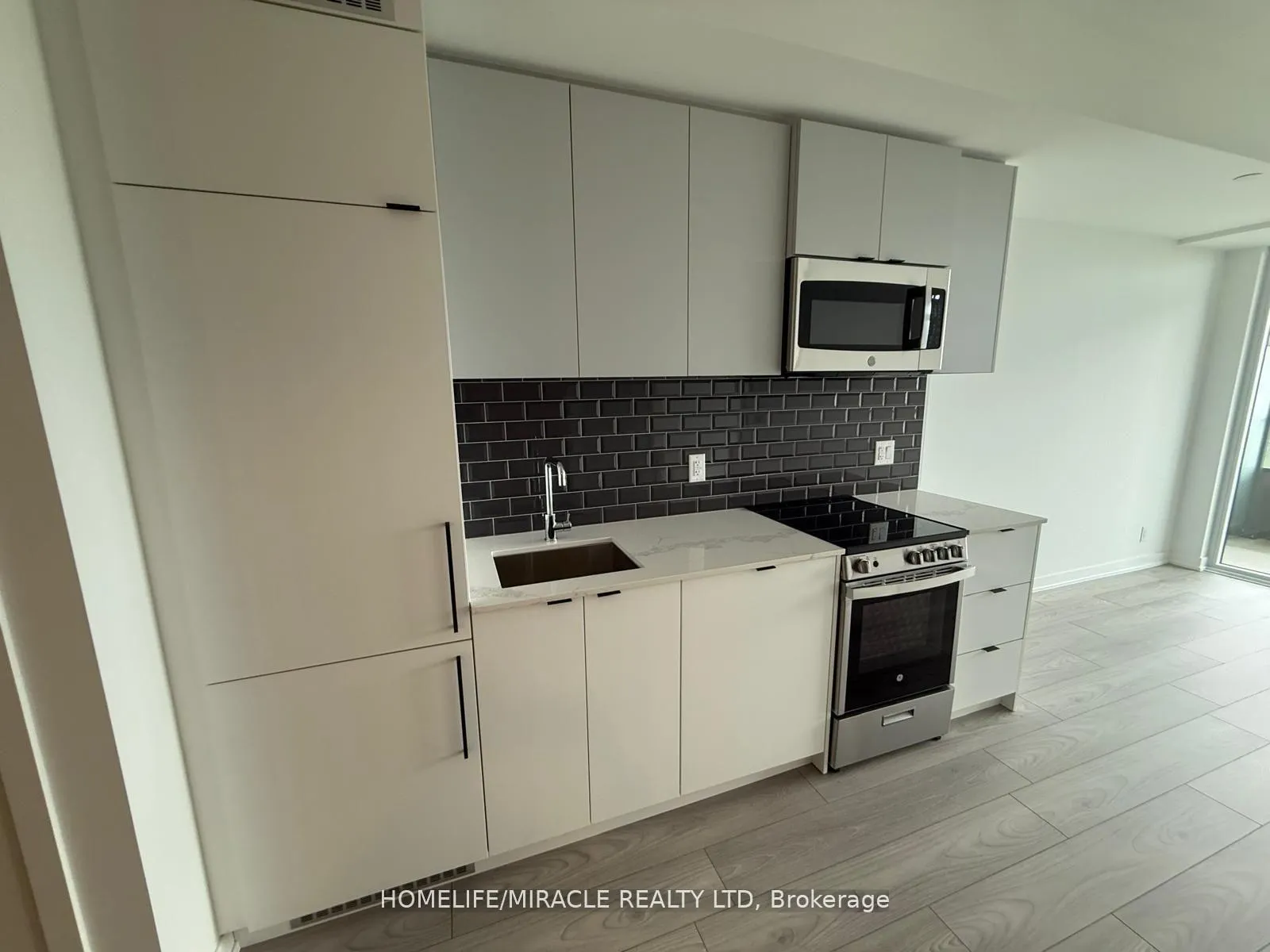 Photo 3 of Unit 808, 285 Dufferin Street, Toronto, South Parkdale — HOMEH