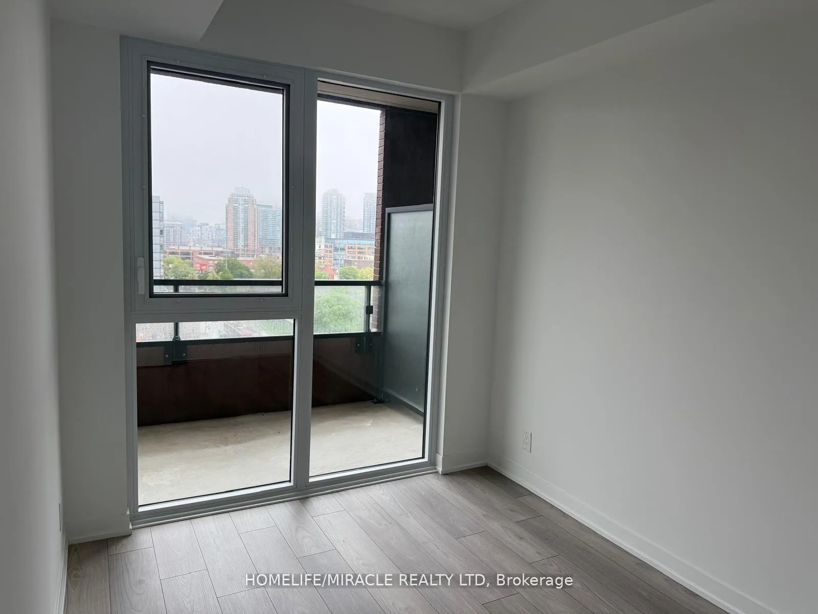 Photo 6 of Unit 808, 285 Dufferin Street, Toronto, South Parkdale — HOMEH