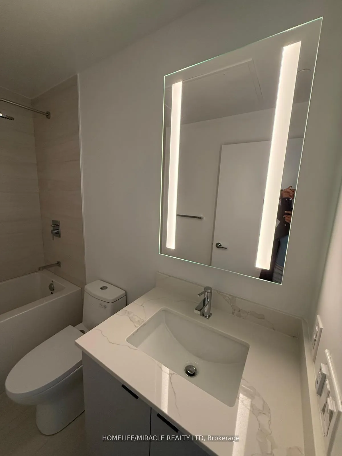 Photo 10 of Unit 808, 285 Dufferin Street, Toronto, South Parkdale — HOMEH