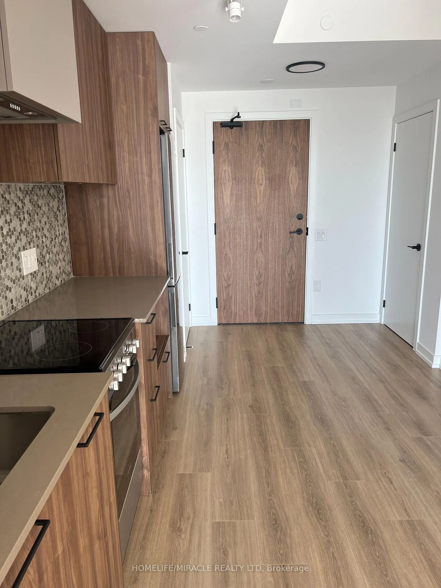 Photo 8 of Unit 308, 10 Lagerfeld Drive, Brampton, Northwest Brampton — HOMEH