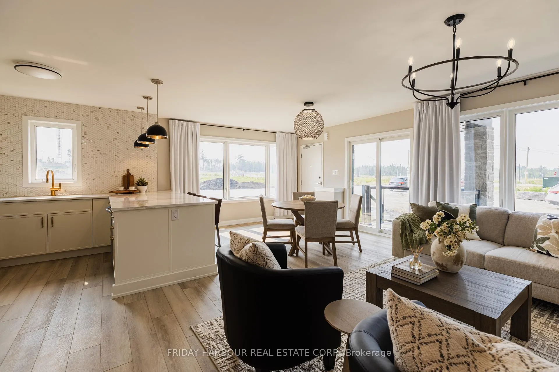 Photo 4 of Unit 96, 13 Appletree Lane, Barrie, Innis-Shore — HOMEH