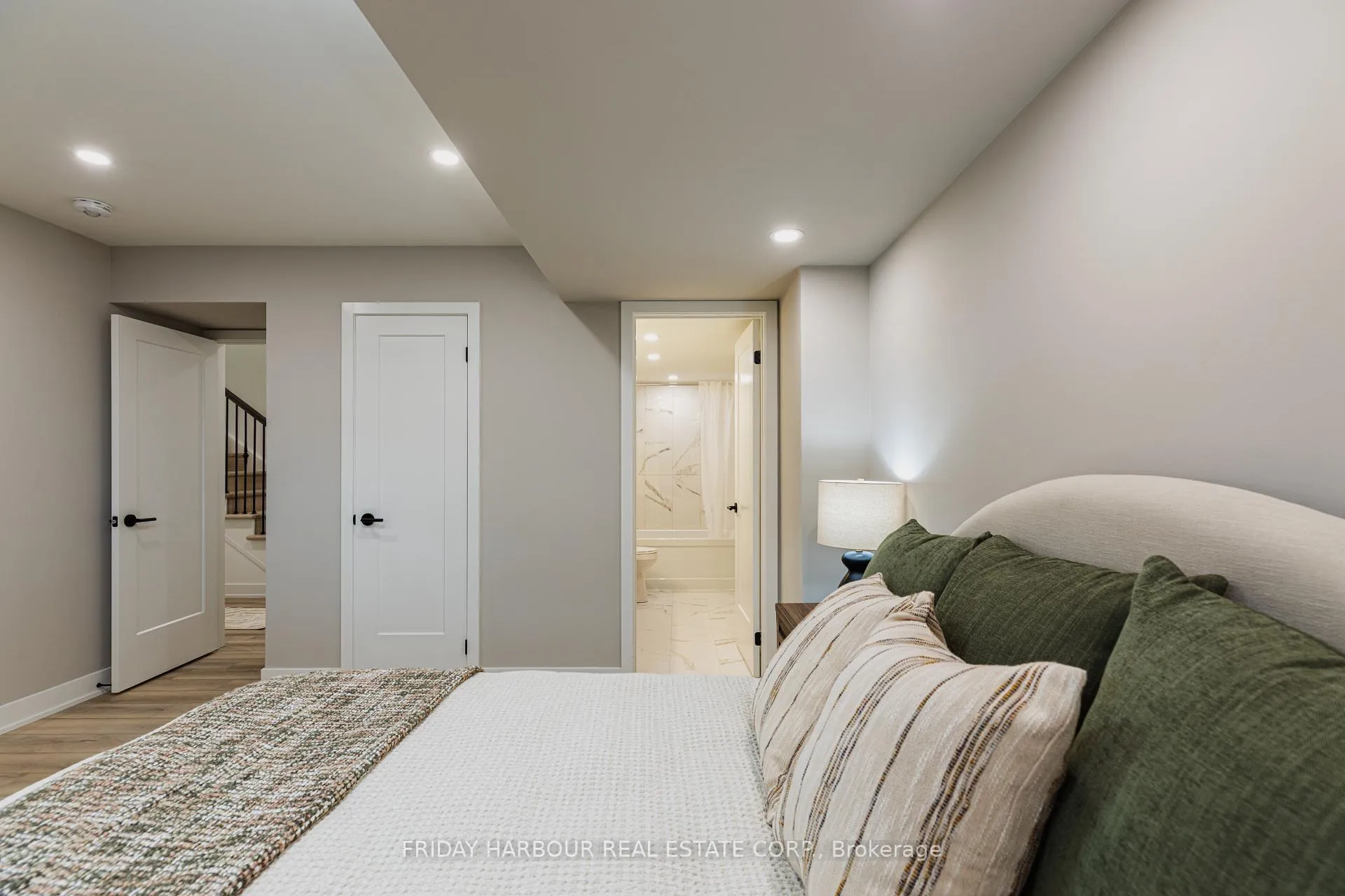 Photo 8 of Unit 96, 13 Appletree Lane, Barrie, Innis-Shore — HOMEH