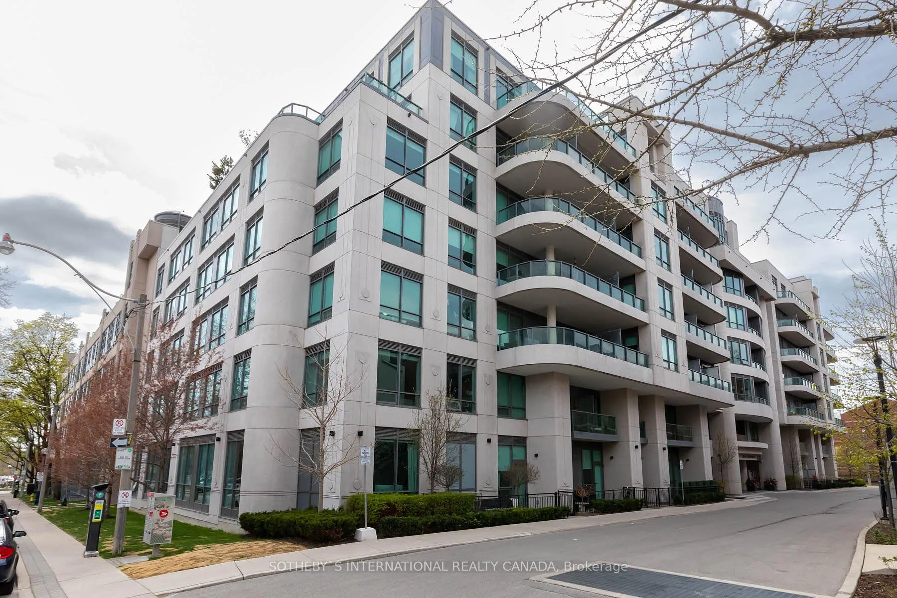 Photo 1 of Unit 424, 377 Madison Avenue, Toronto, Casa Loma — HOMEH