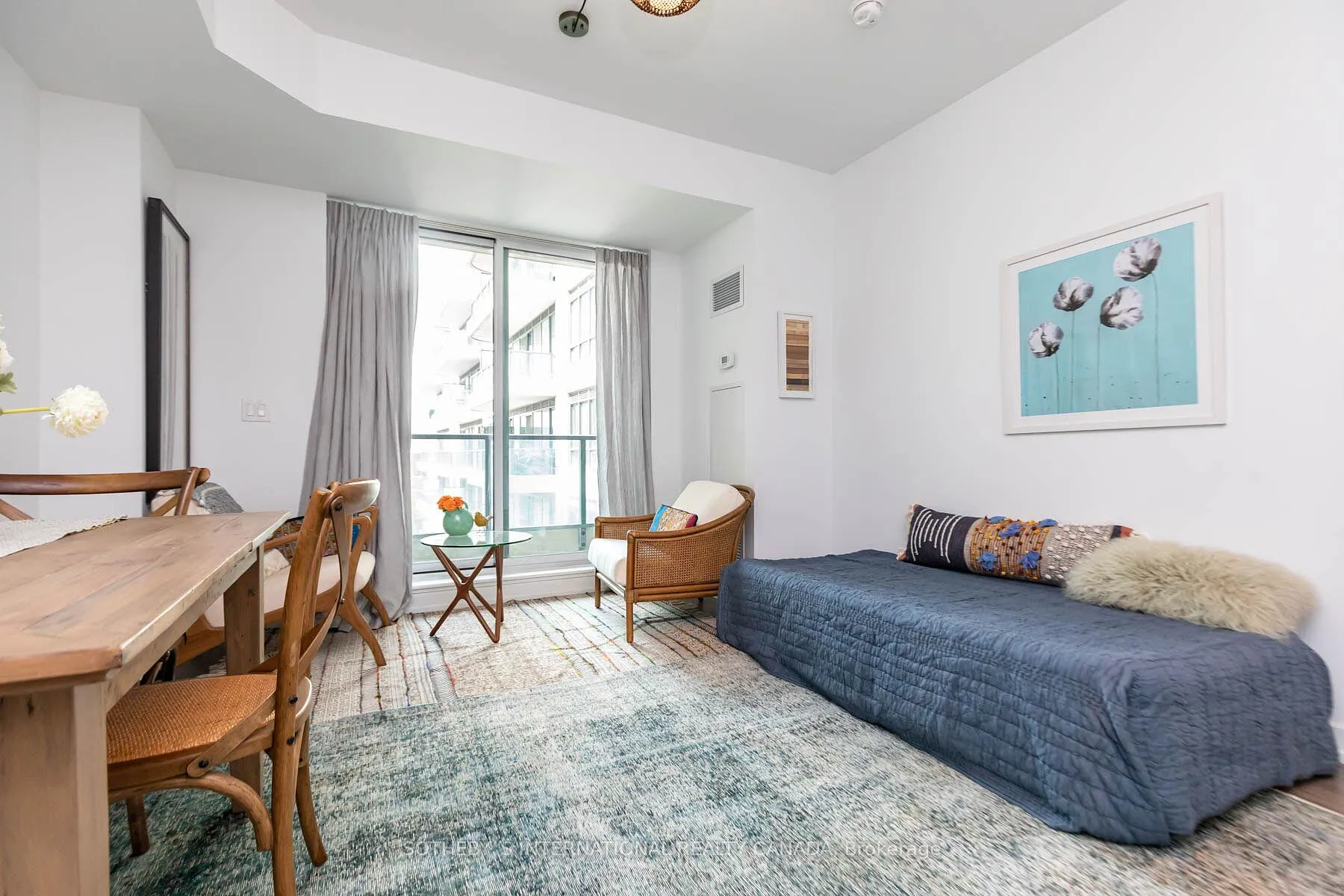 Photo 4 of Unit 424, 377 Madison Avenue, Toronto, Casa Loma — HOMEH