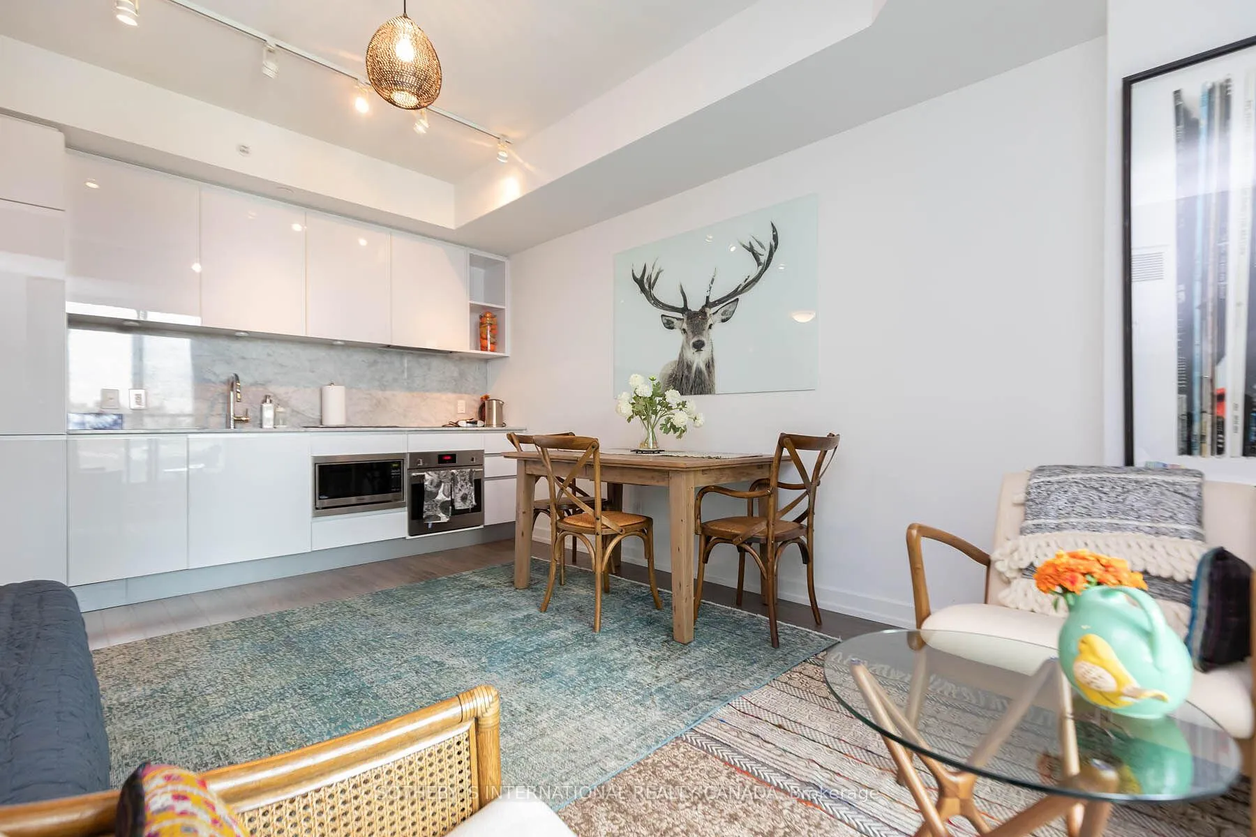 Photo 5 of Unit 424, 377 Madison Avenue, Toronto, Casa Loma — HOMEH