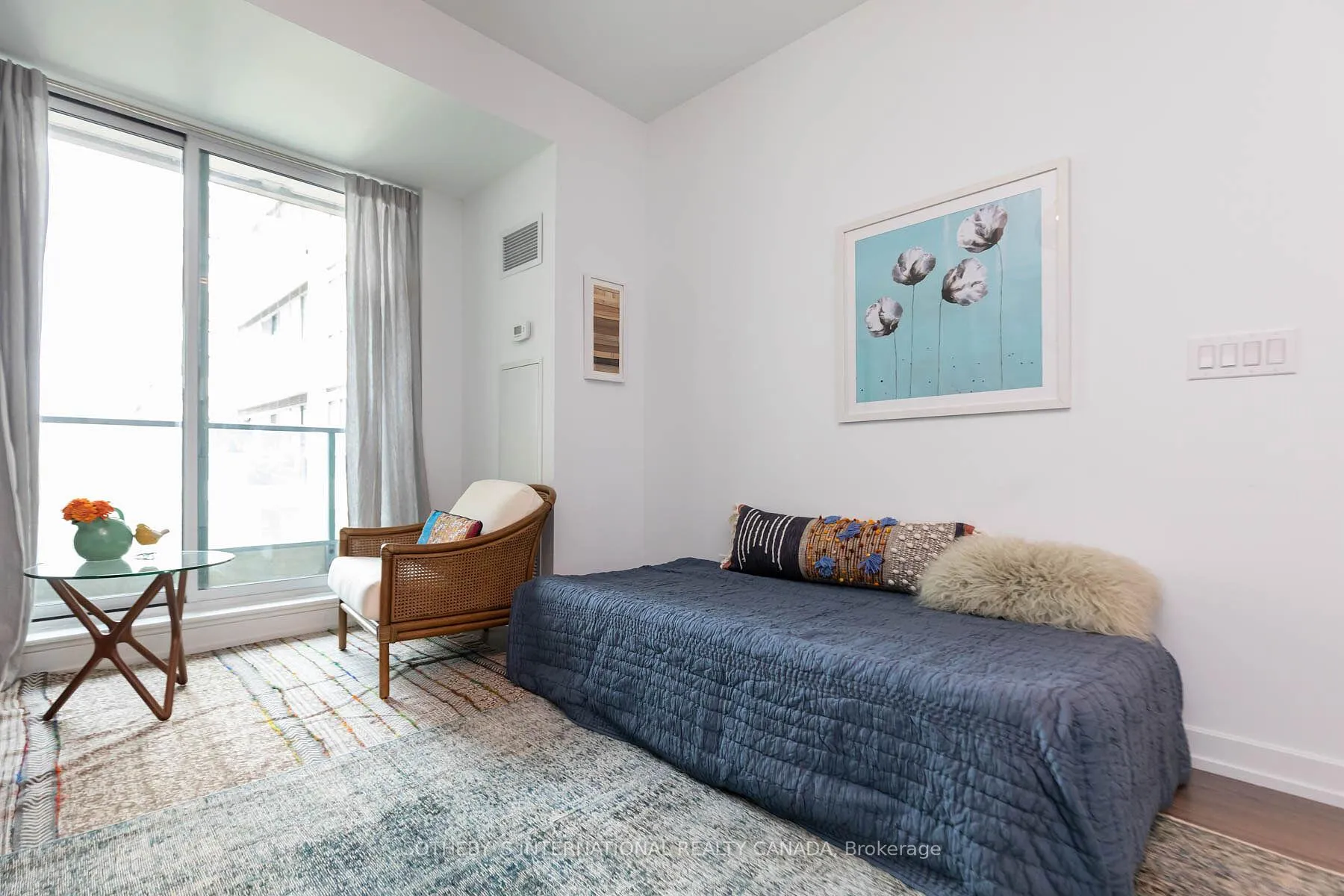 Photo 7 of Unit 424, 377 Madison Avenue, Toronto, Casa Loma — HOMEH
