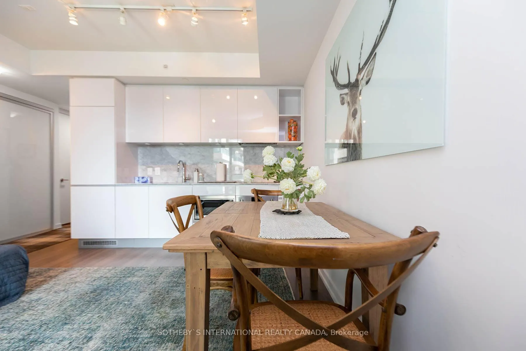 Photo 10 of Unit 424, 377 Madison Avenue, Toronto, Casa Loma — HOMEH