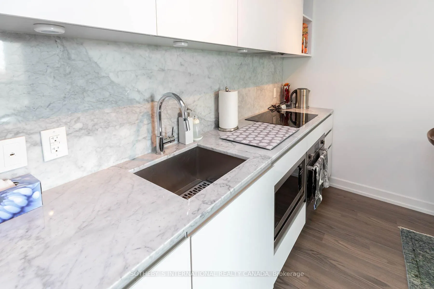 Photo 15 of Unit 424, 377 Madison Avenue, Toronto, Casa Loma — HOMEH