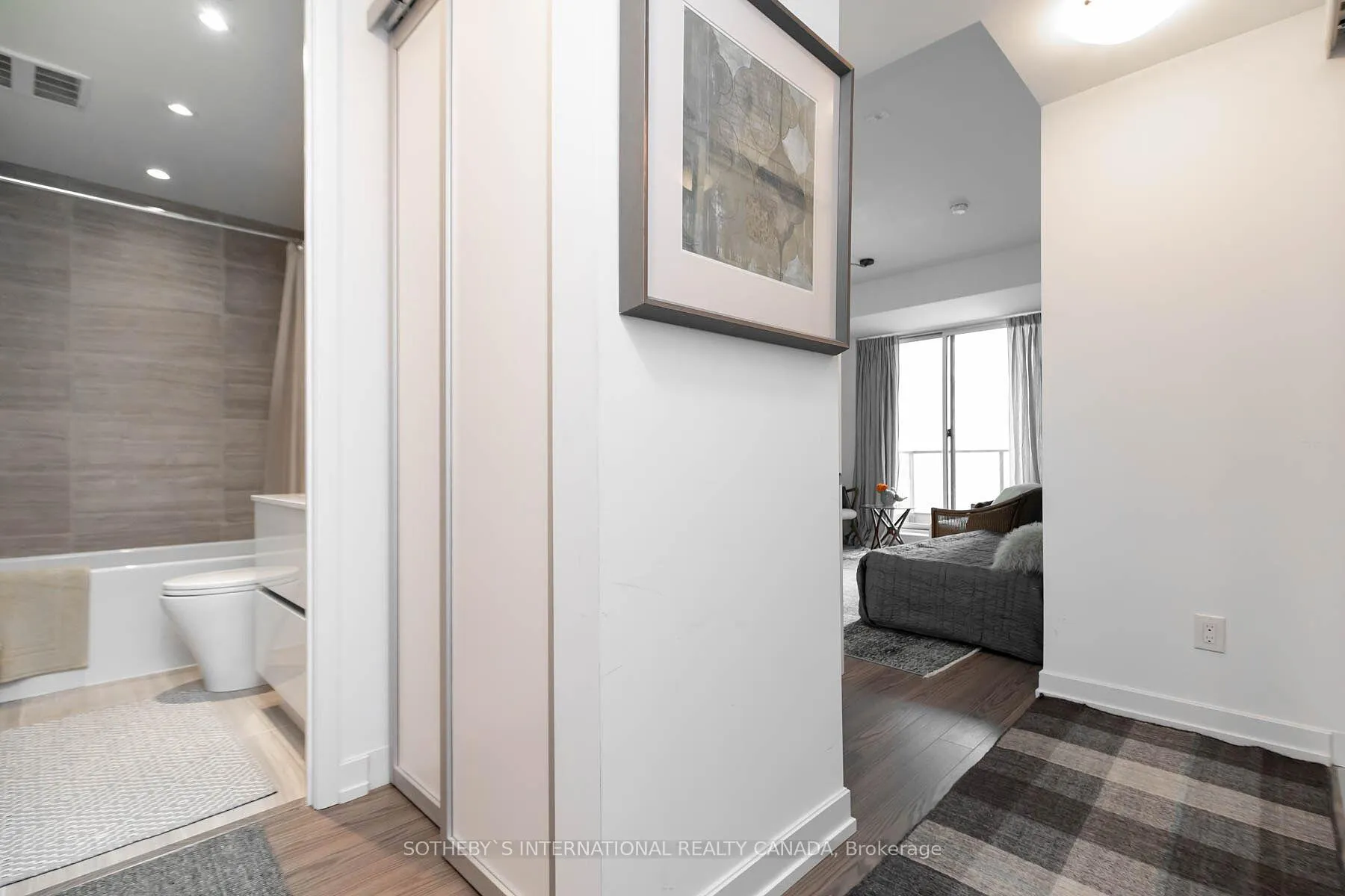 Photo 16 of Unit 424, 377 Madison Avenue, Toronto, Casa Loma — HOMEH