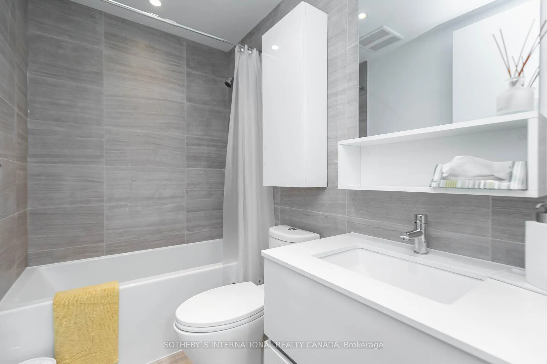 Photo 17 of Unit 424, 377 Madison Avenue, Toronto, Casa Loma — HOMEH
