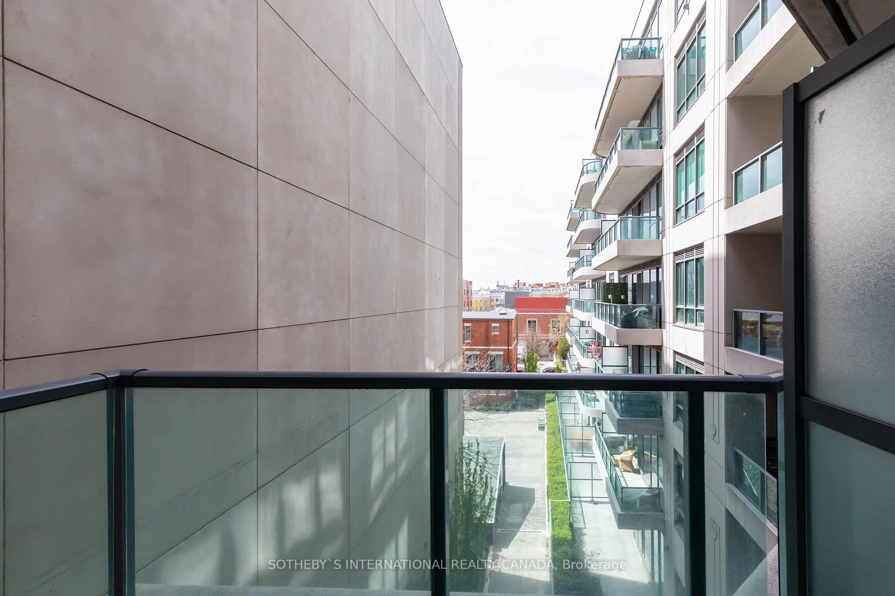 Photo 20 of Unit 424, 377 Madison Avenue, Toronto, Casa Loma — HOMEH