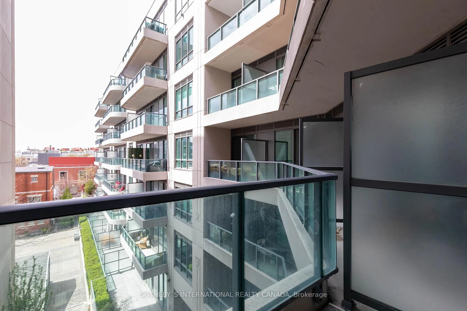Photo 21 of Unit 424, 377 Madison Avenue, Toronto, Casa Loma — HOMEH