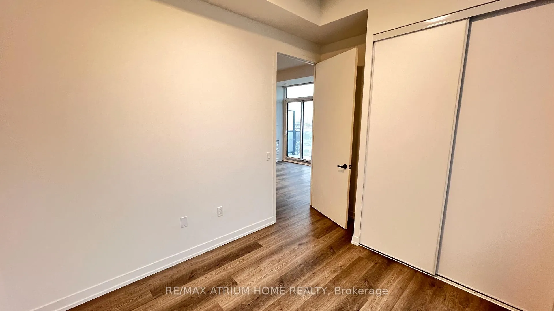 Photo 6 of Unit 811, 195 Commerce Street, Vaughan, Vaughan Corporate Centre — HOMEH