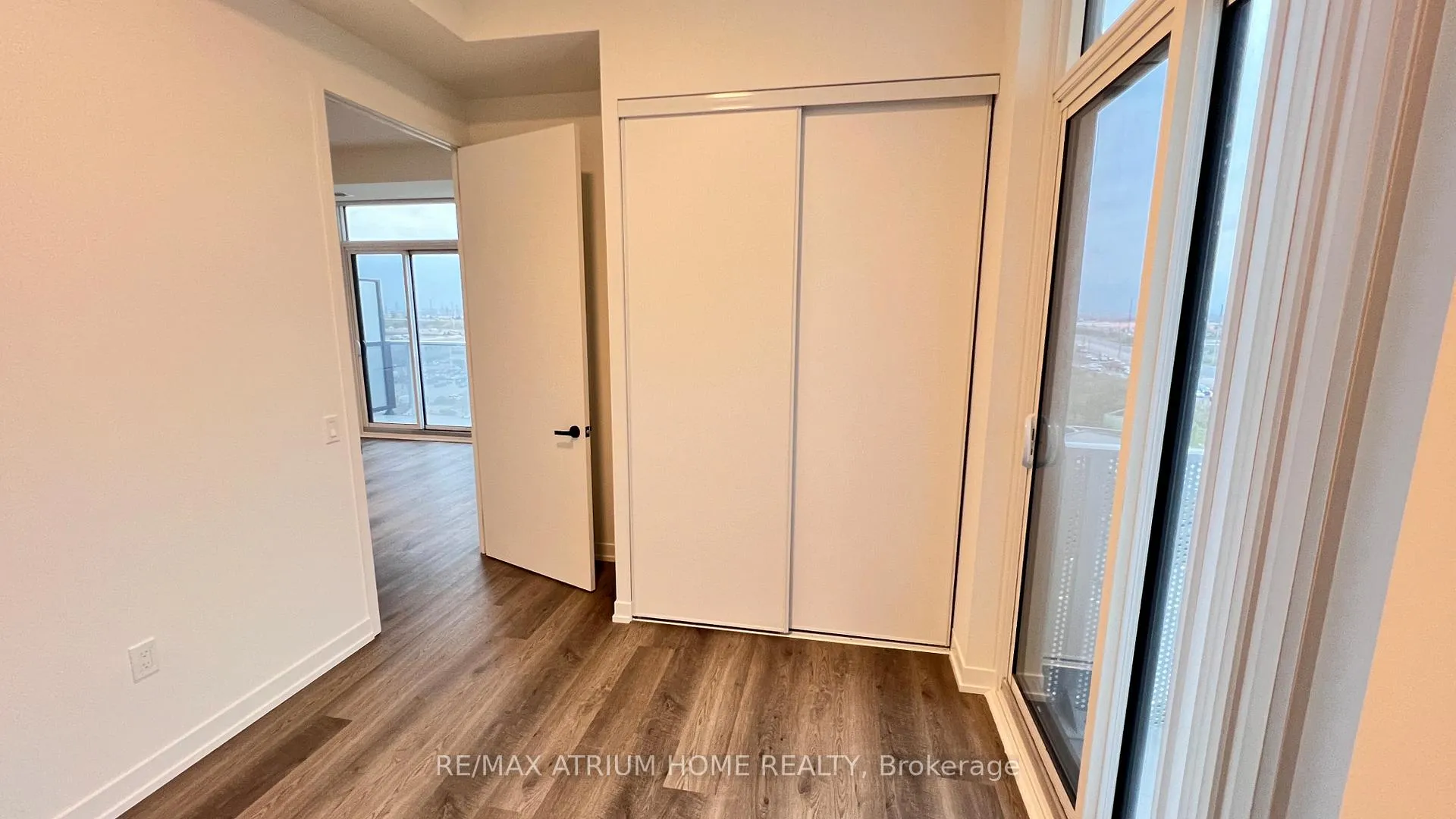 Photo 7 of Unit 811, 195 Commerce Street, Vaughan, Vaughan Corporate Centre — HOMEH