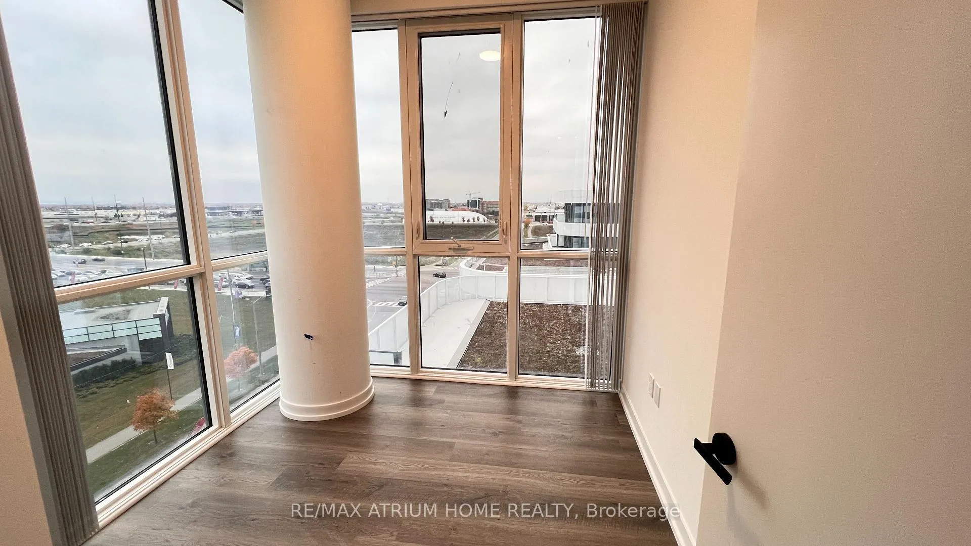 Photo 10 of Unit 811, 195 Commerce Street, Vaughan, Vaughan Corporate Centre — HOMEH