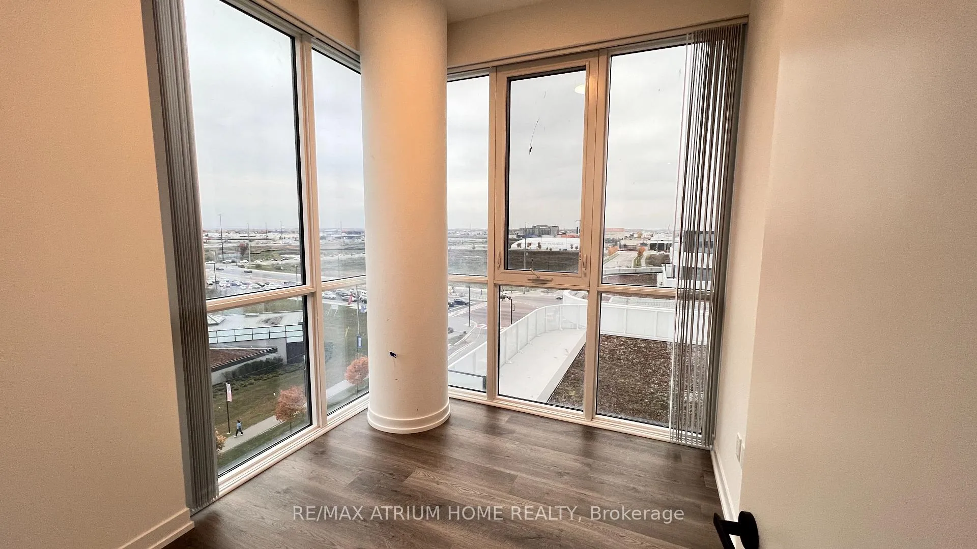 Photo 11 of Unit 811, 195 Commerce Street, Vaughan, Vaughan Corporate Centre — HOMEH