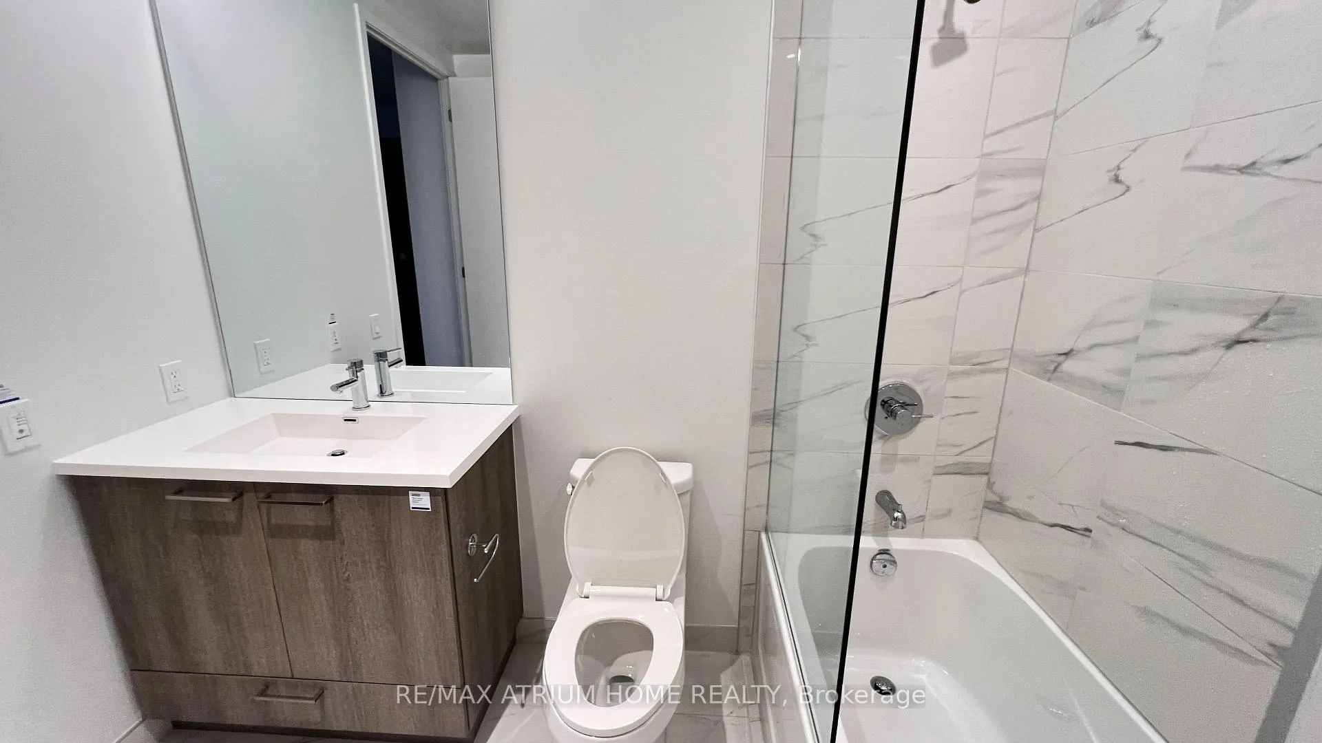 Photo 13 of Unit 811, 195 Commerce Street, Vaughan, Vaughan Corporate Centre — HOMEH