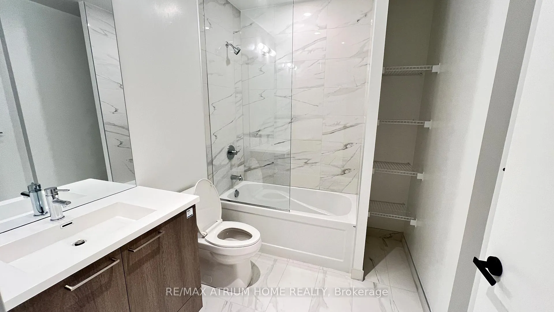 Photo 14 of Unit 811, 195 Commerce Street, Vaughan, Vaughan Corporate Centre — HOMEH