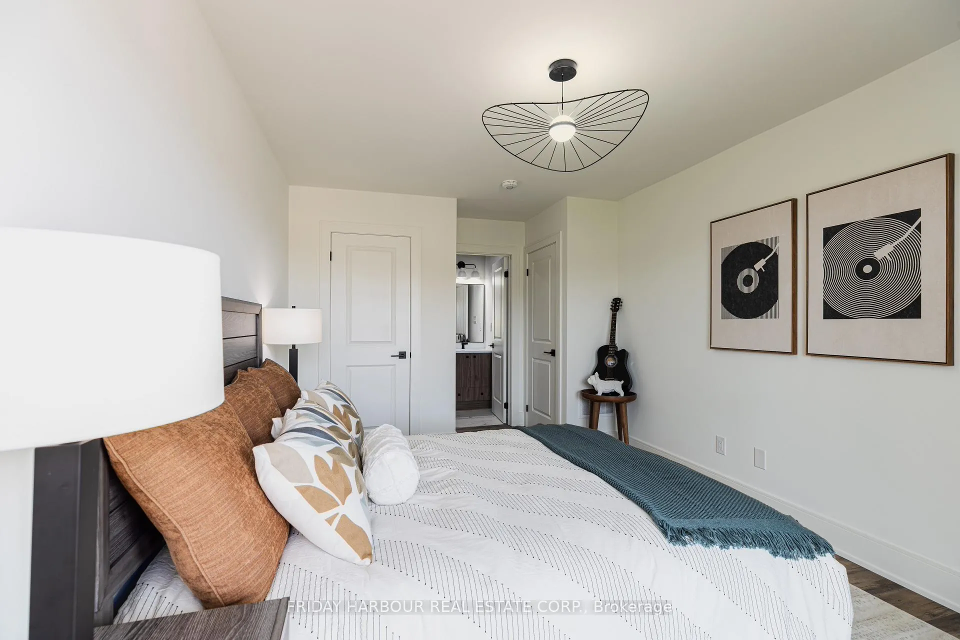 Photo 11 of Unit 95, 15 Appletree Lane, Barrie, Innis-Shore — HOMEH