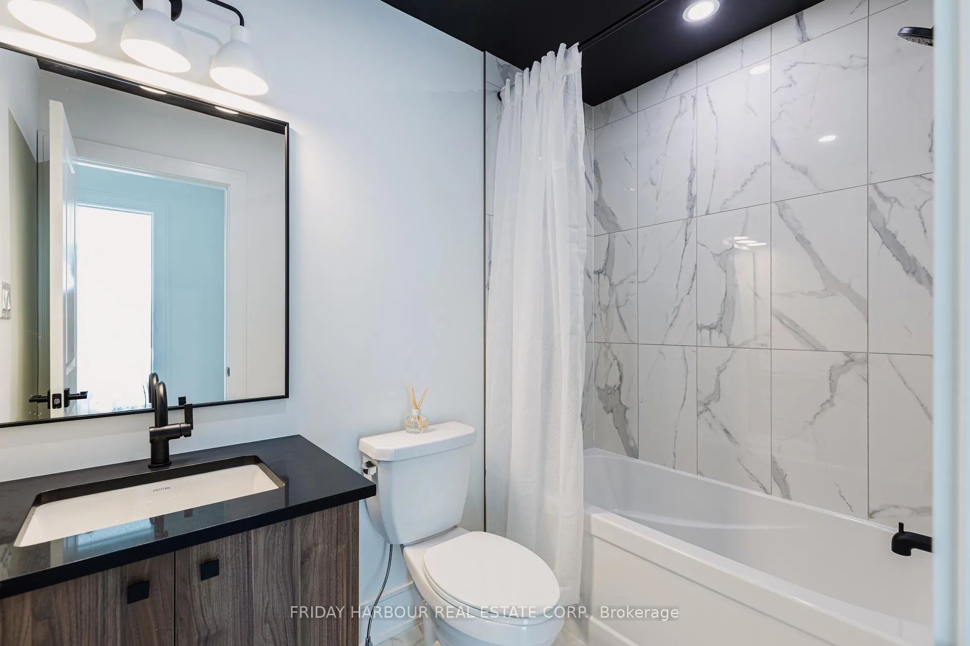 Photo 12 of Unit 95, 15 Appletree Lane, Barrie, Innis-Shore — HOMEH