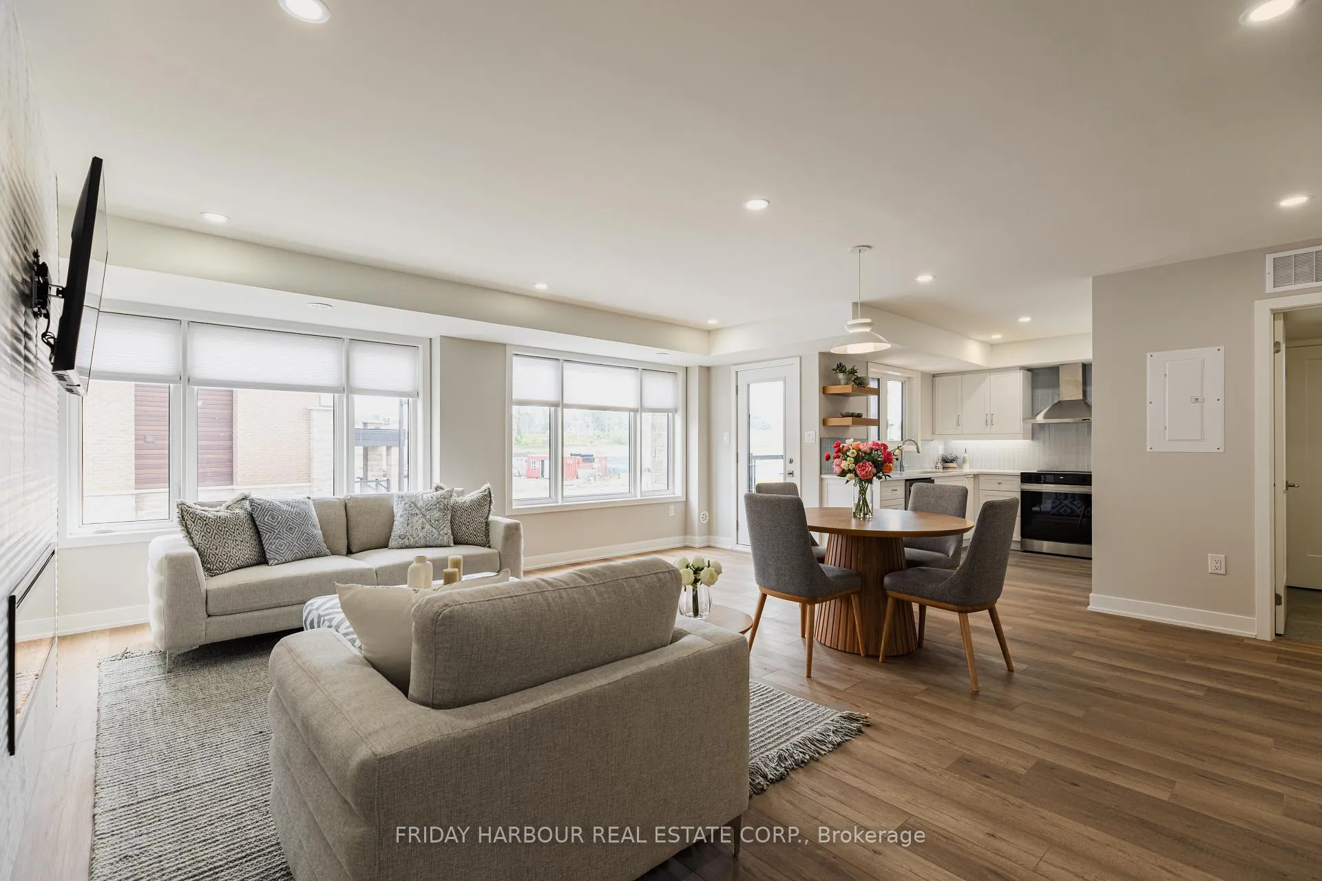 Photo 4 of Unit 94, 17 Appletree Lane, Barrie, Innis-Shore — HOMEH