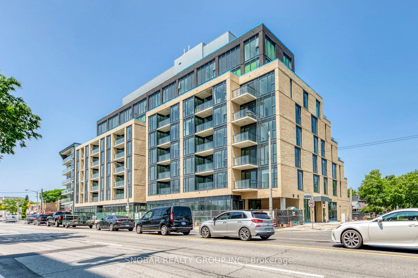 Front of Unit 605, 880 The Queensway