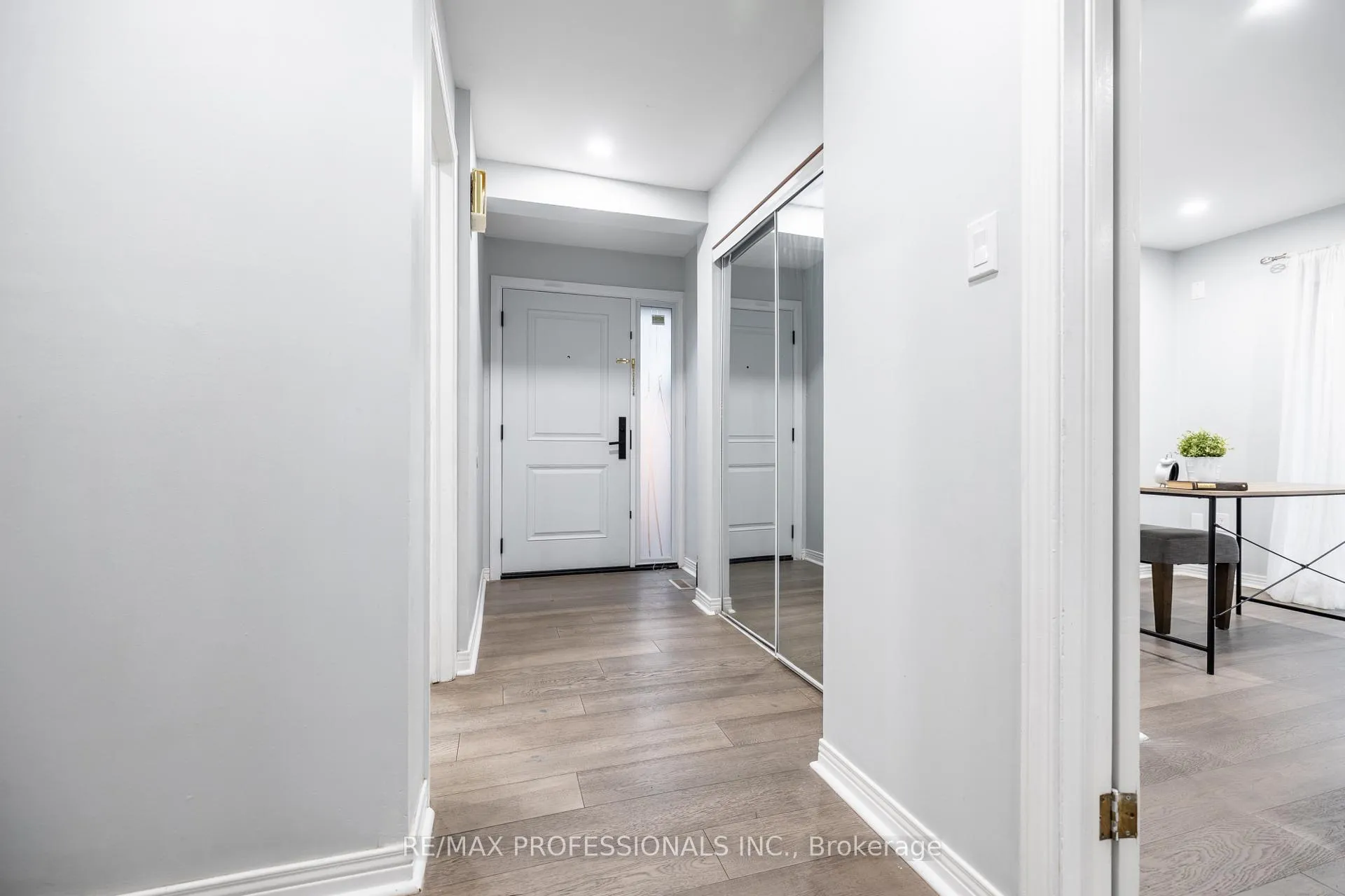 Photo 4 of Unit Th42, 6520 Corfu Road, Mississauga, Meadowvale — HOMEH