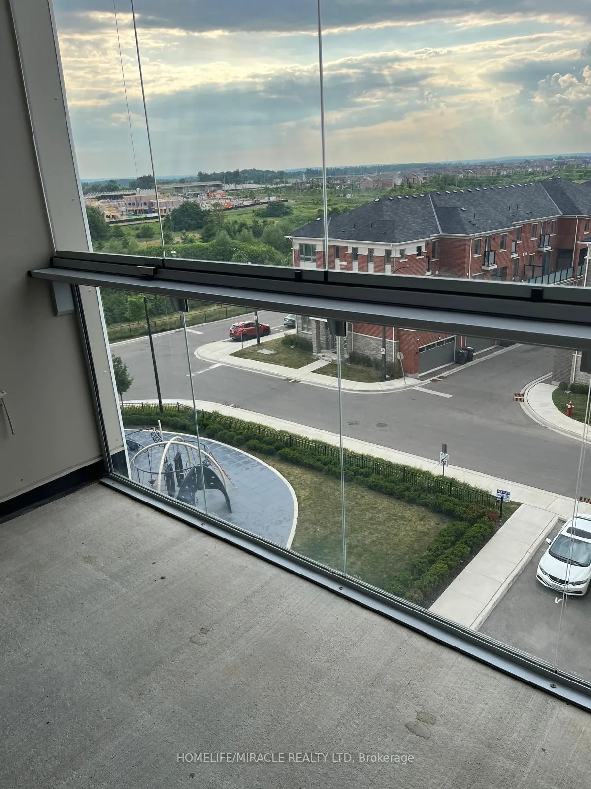 Photo 10 of Unit 522, 200 Lagerfeld Drive, Brampton, Northwest Brampton — HOMEH
