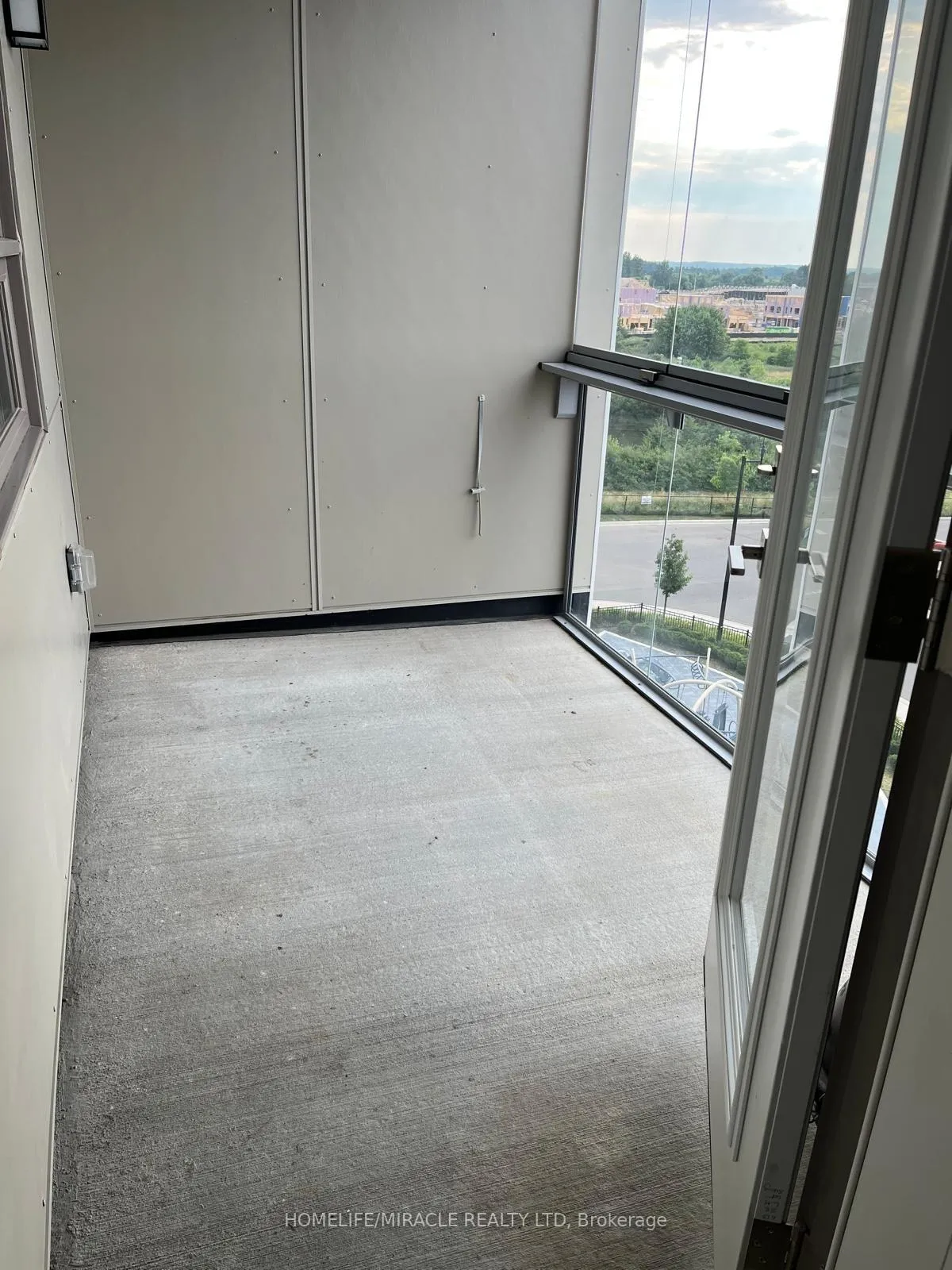 Photo 11 of Unit 522, 200 Lagerfeld Drive, Brampton, Northwest Brampton — HOMEH