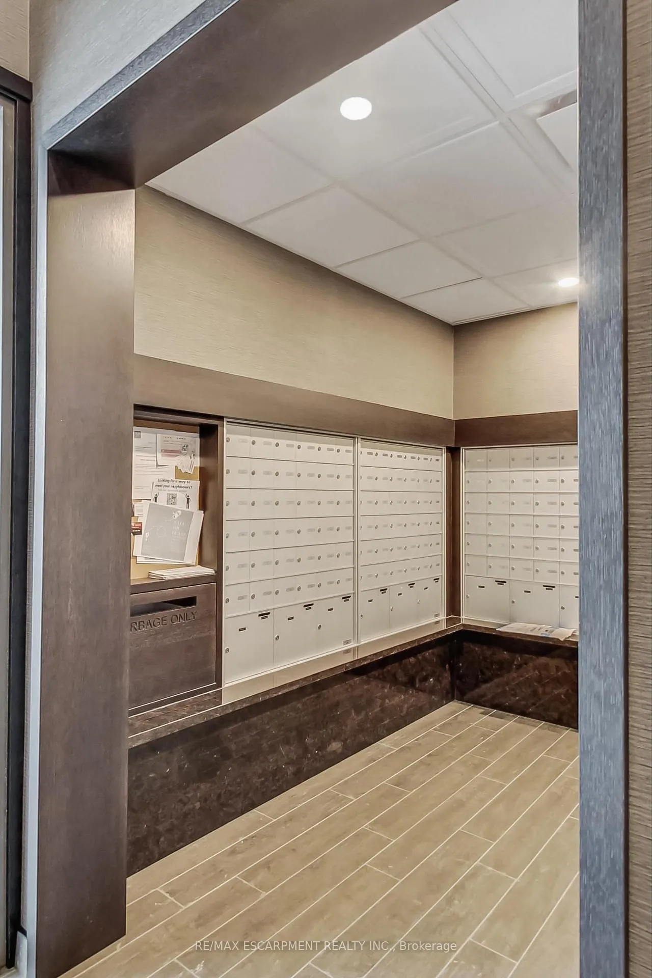 Photo 8 of Unit 1211, 460 Dundas Street E, Hamilton, Waterdown — HOMEH