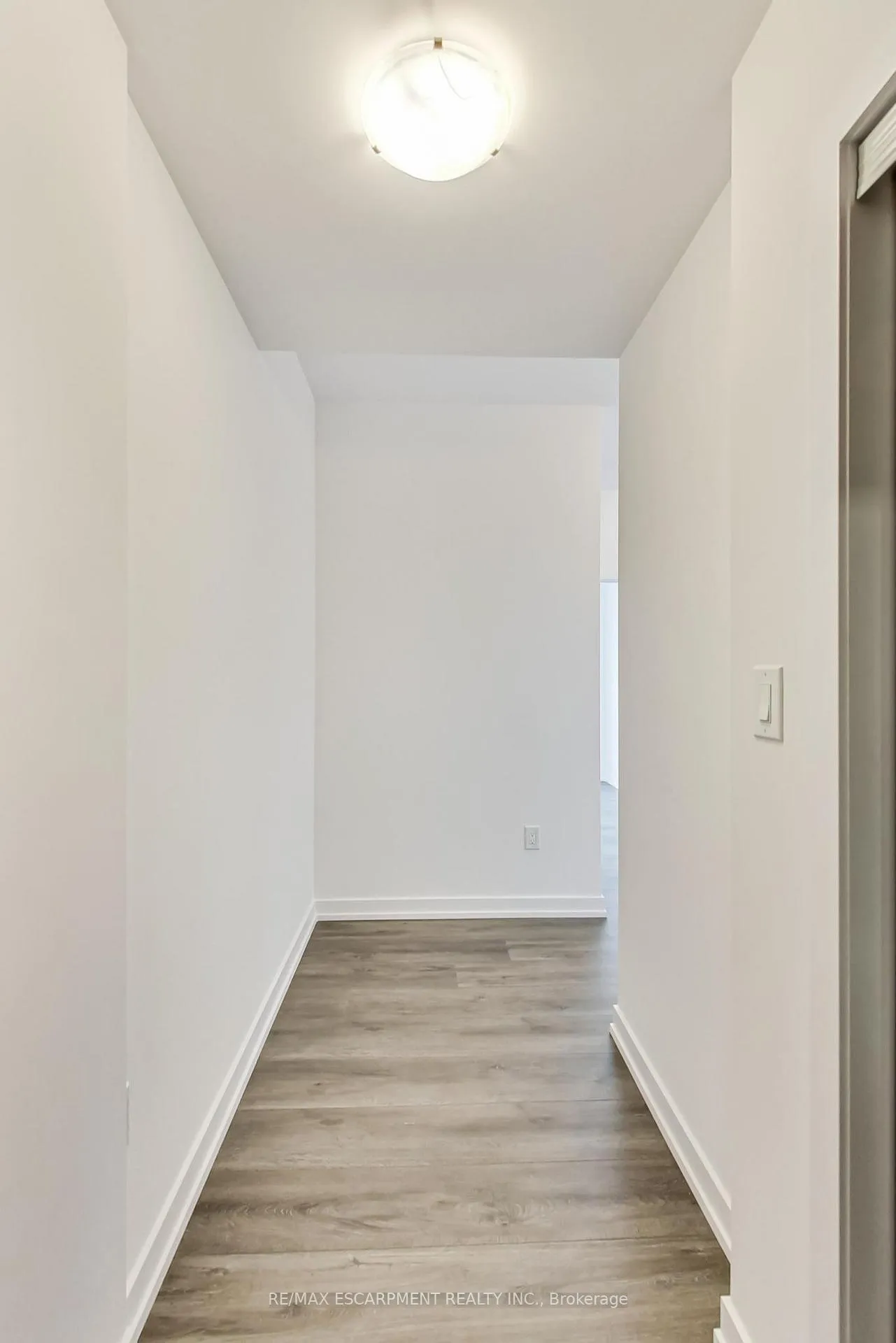 Photo 9 of Unit 1211, 460 Dundas Street E, Hamilton, Waterdown — HOMEH