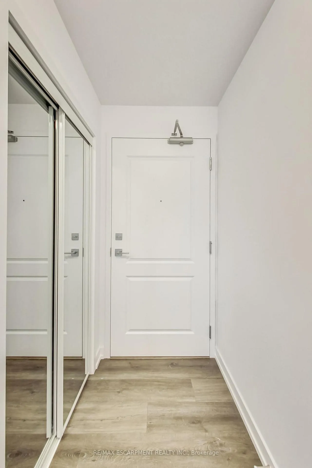 Photo 10 of Unit 1211, 460 Dundas Street E, Hamilton, Waterdown — HOMEH