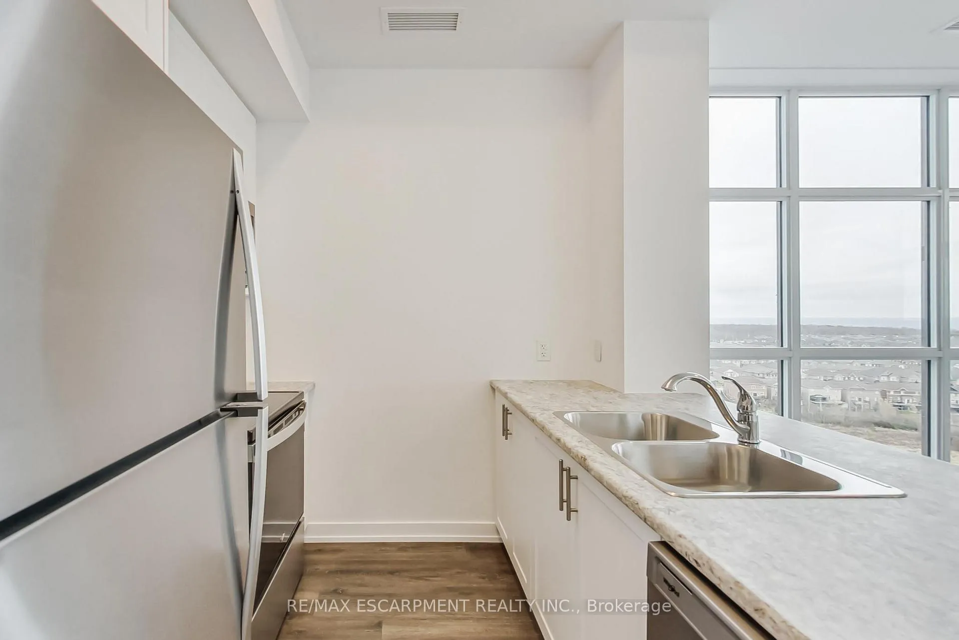 Photo 16 of Unit 1211, 460 Dundas Street E, Hamilton, Waterdown — HOMEH