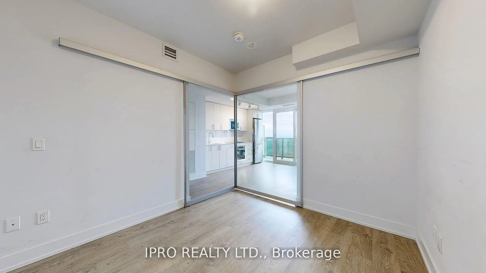 Photo 11 of Unit 1821, 2550 Simcoe Street N, Oshawa, Windfields — HOMEH