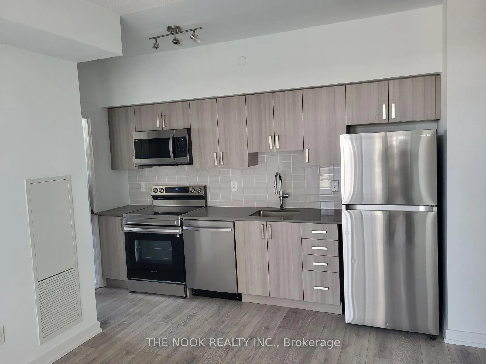 Photo 2 of Unit 2208, 1455 Celebration Drive, Pickering, Bay Ridges — HOMEH