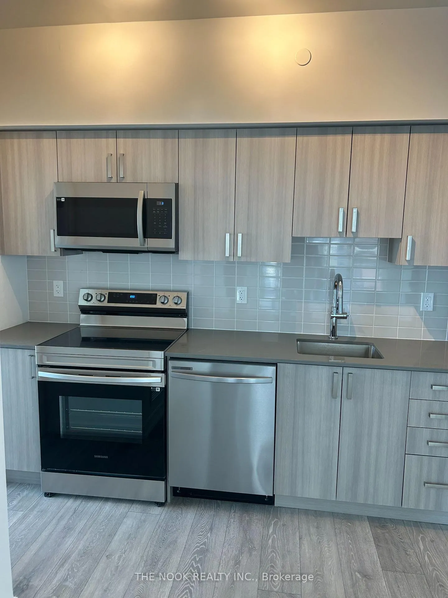 Photo 3 of Unit 2208, 1455 Celebration Drive, Pickering, Bay Ridges — HOMEH