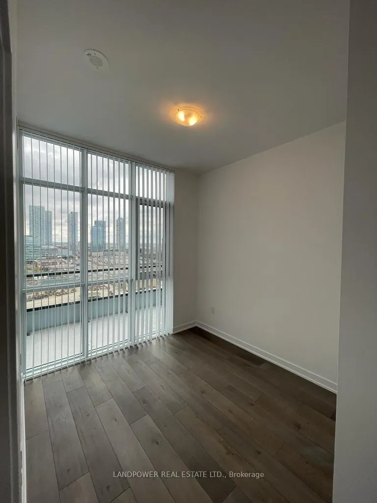 Photo 5 of Unit 2111, 38 Honeycrisp Crescent N, Vaughan, Concord — HOMEH