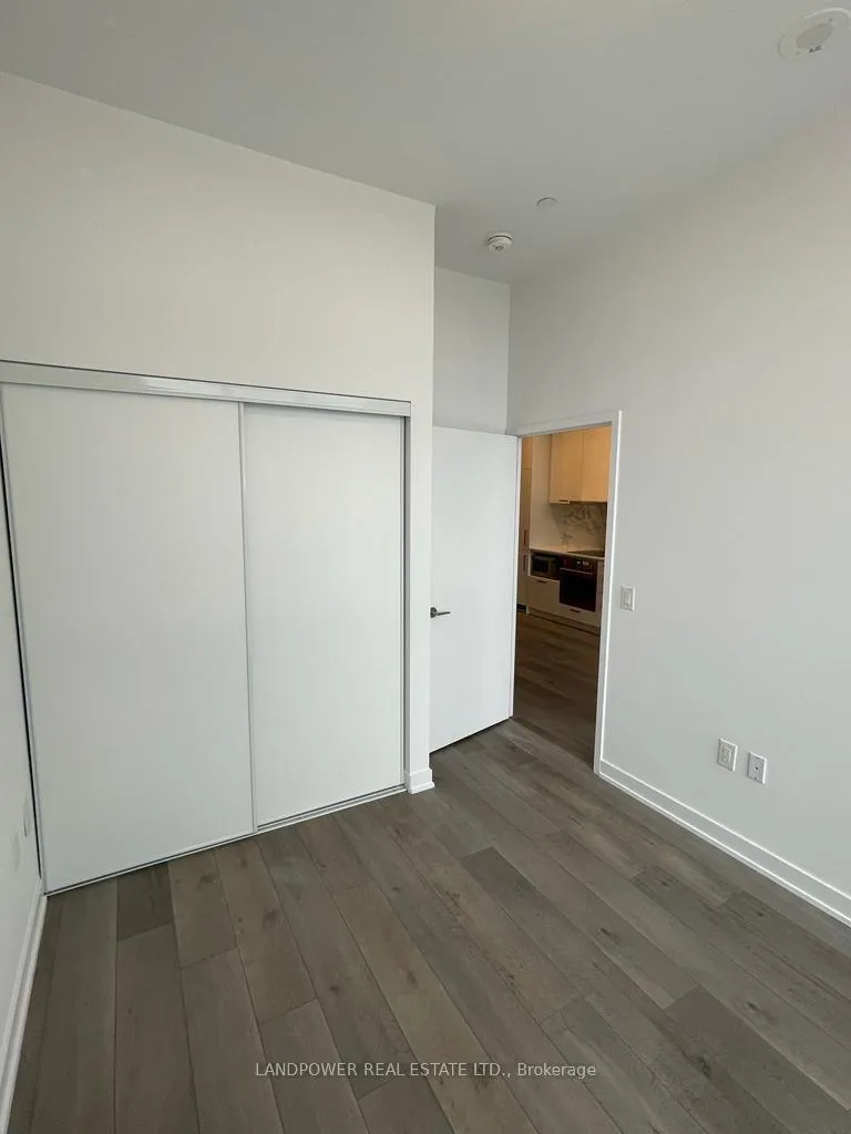 Photo 6 of Unit 2111, 38 Honeycrisp Crescent N, Vaughan, Concord — HOMEH