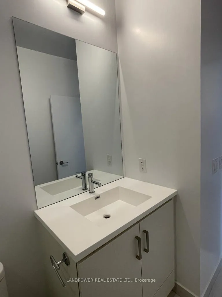 Photo 8 of Unit 2111, 38 Honeycrisp Crescent N, Vaughan, Concord — HOMEH