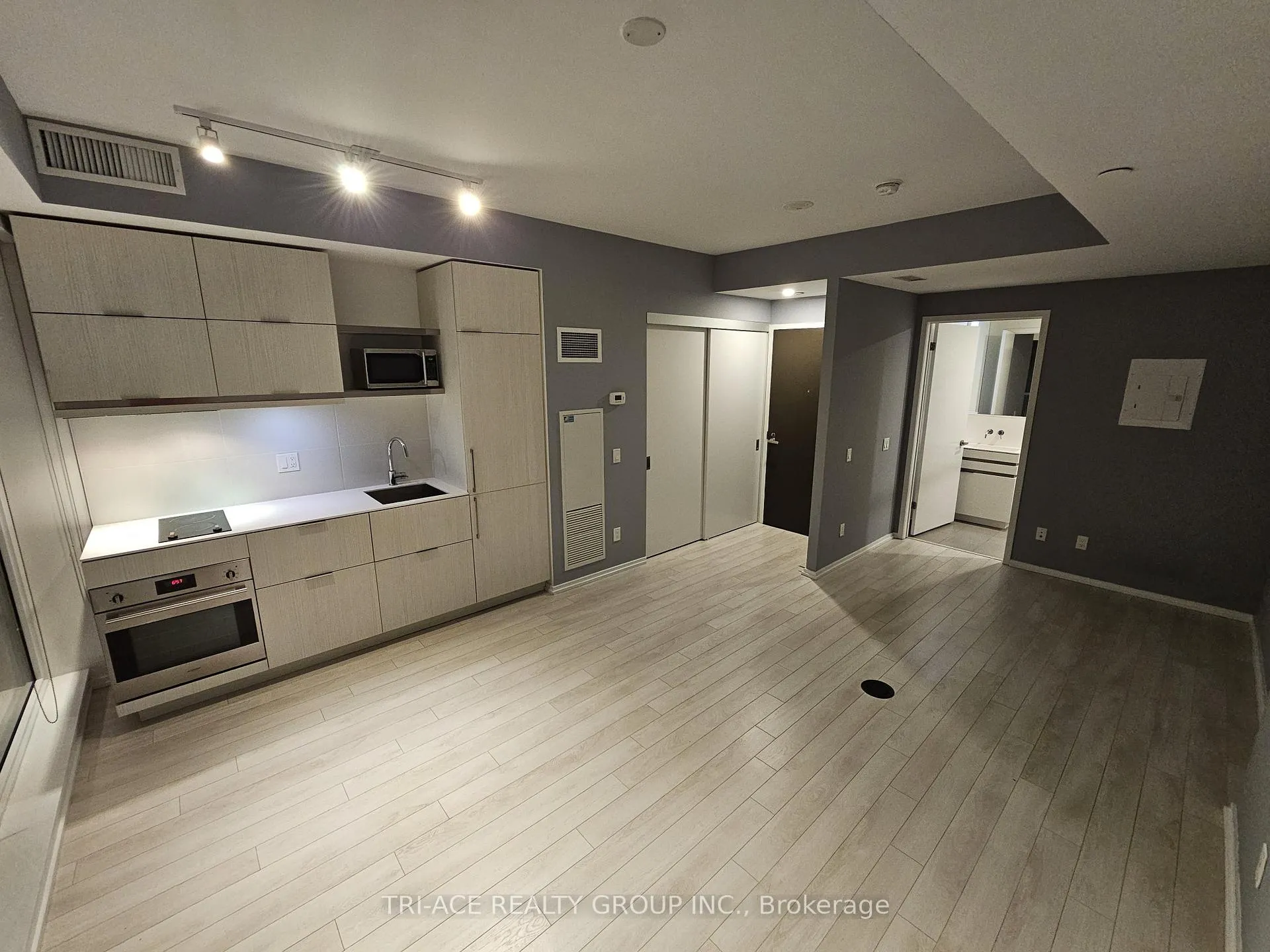 Photo 17 of Unit 1908, 197 Yonge Street, Toronto, Church-Yonge Corridor — HOMEH