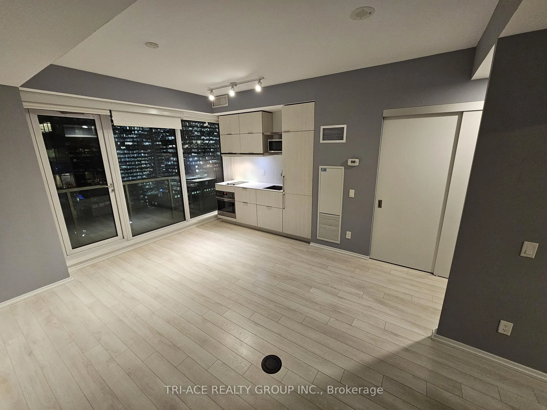 Photo 20 of Unit 1908, 197 Yonge Street, Toronto, Church-Yonge Corridor — HOMEH