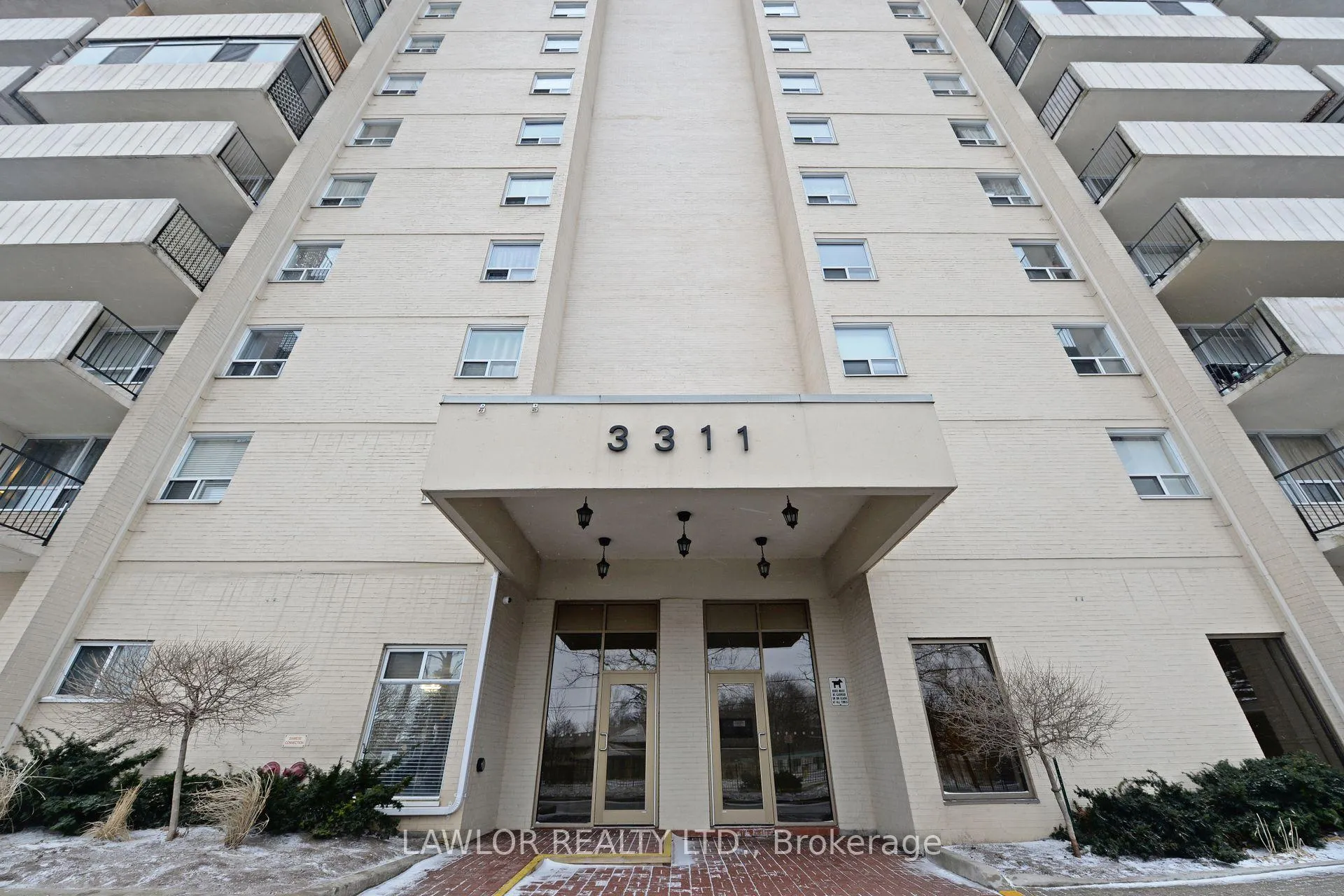 Front of Unit 908, 3311 Kingston Road
