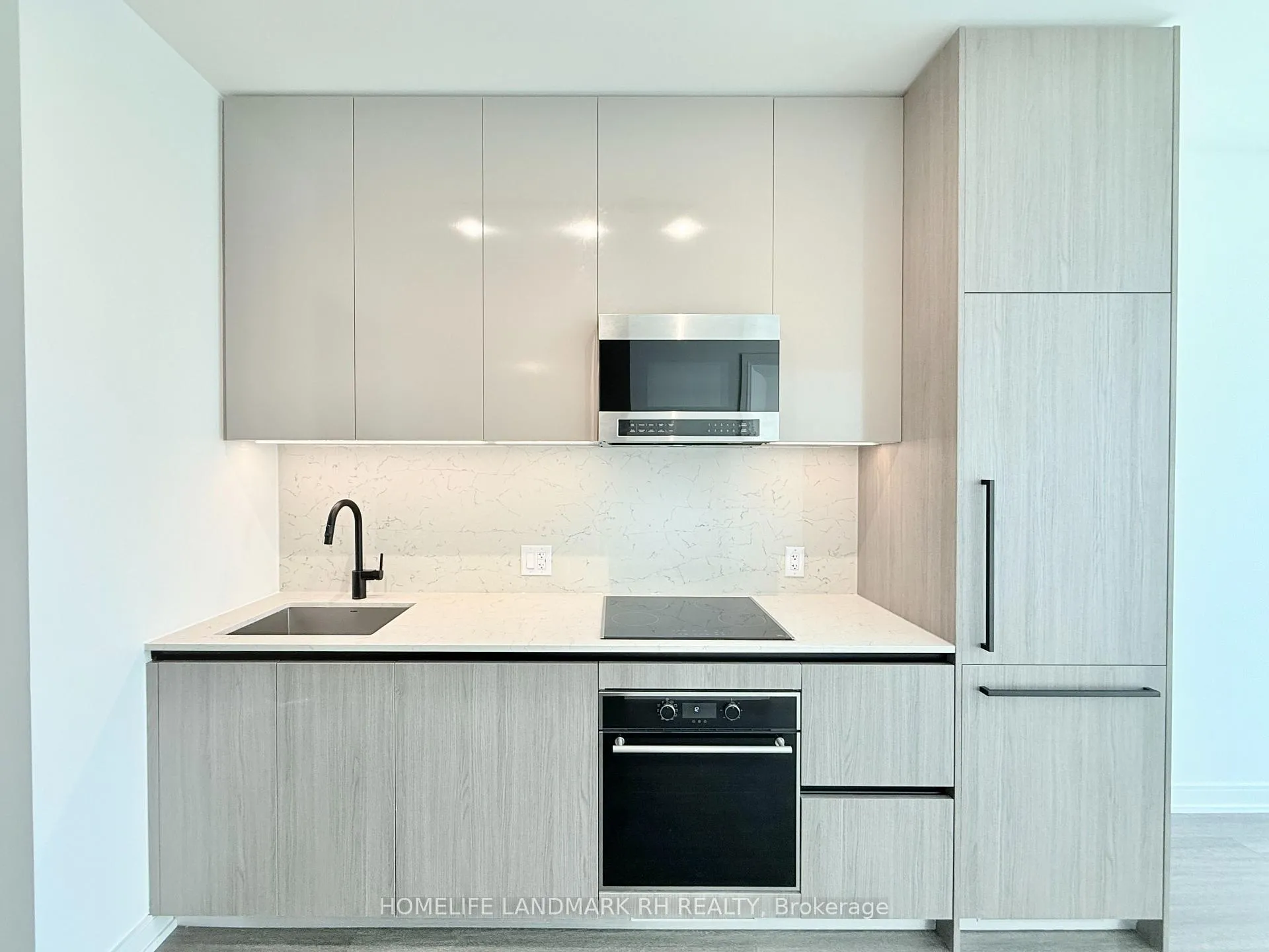 Photo 3 of Unit 1309, 425 Front Street E, Toronto, Waterfront Communities — HOMEH