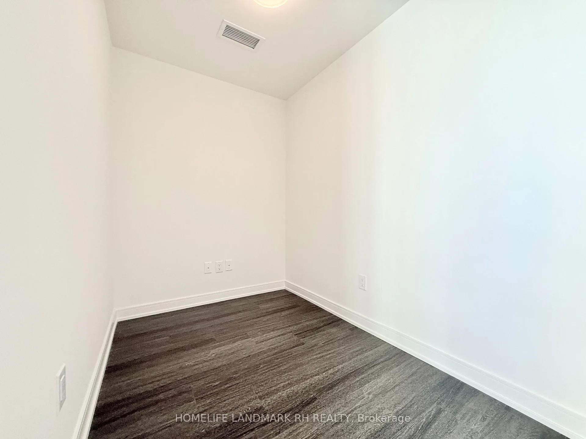 Photo 8 of Unit 1309, 425 Front Street E, Toronto, Waterfront Communities — HOMEH